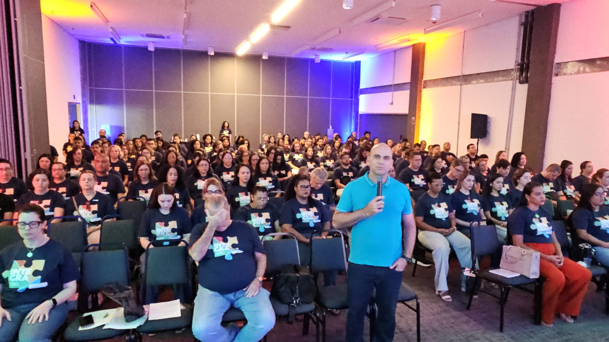 Felipe Lapa em palestra: Colégio Cognitivo, para 180 educadores