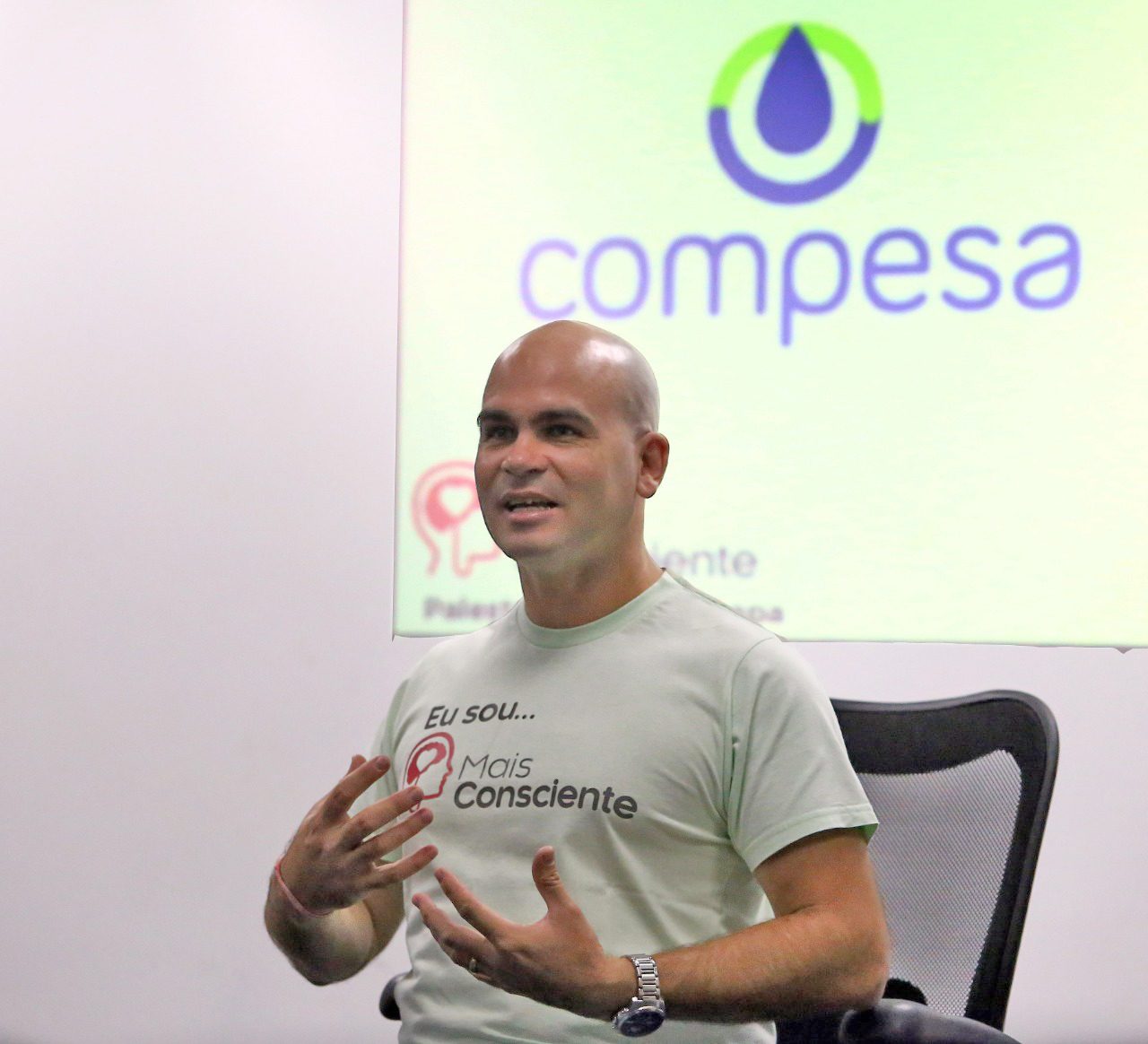Felipe Lapa em palestra: Compesa